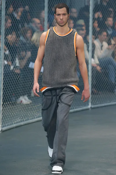 Look 19